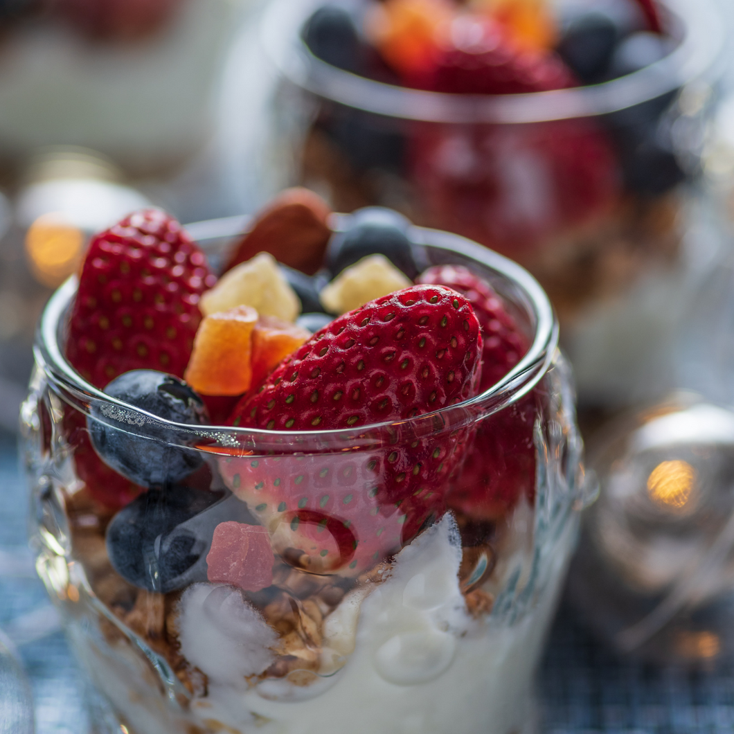 Greek Yoghurt, Berries & Granola